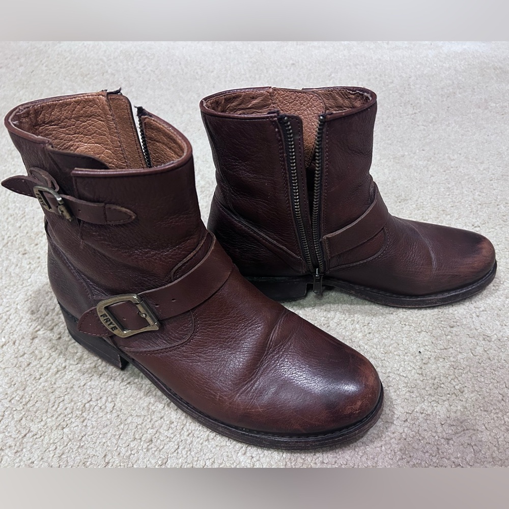 FRYE Women's Moto Boots, warm brown leather, size 9.5